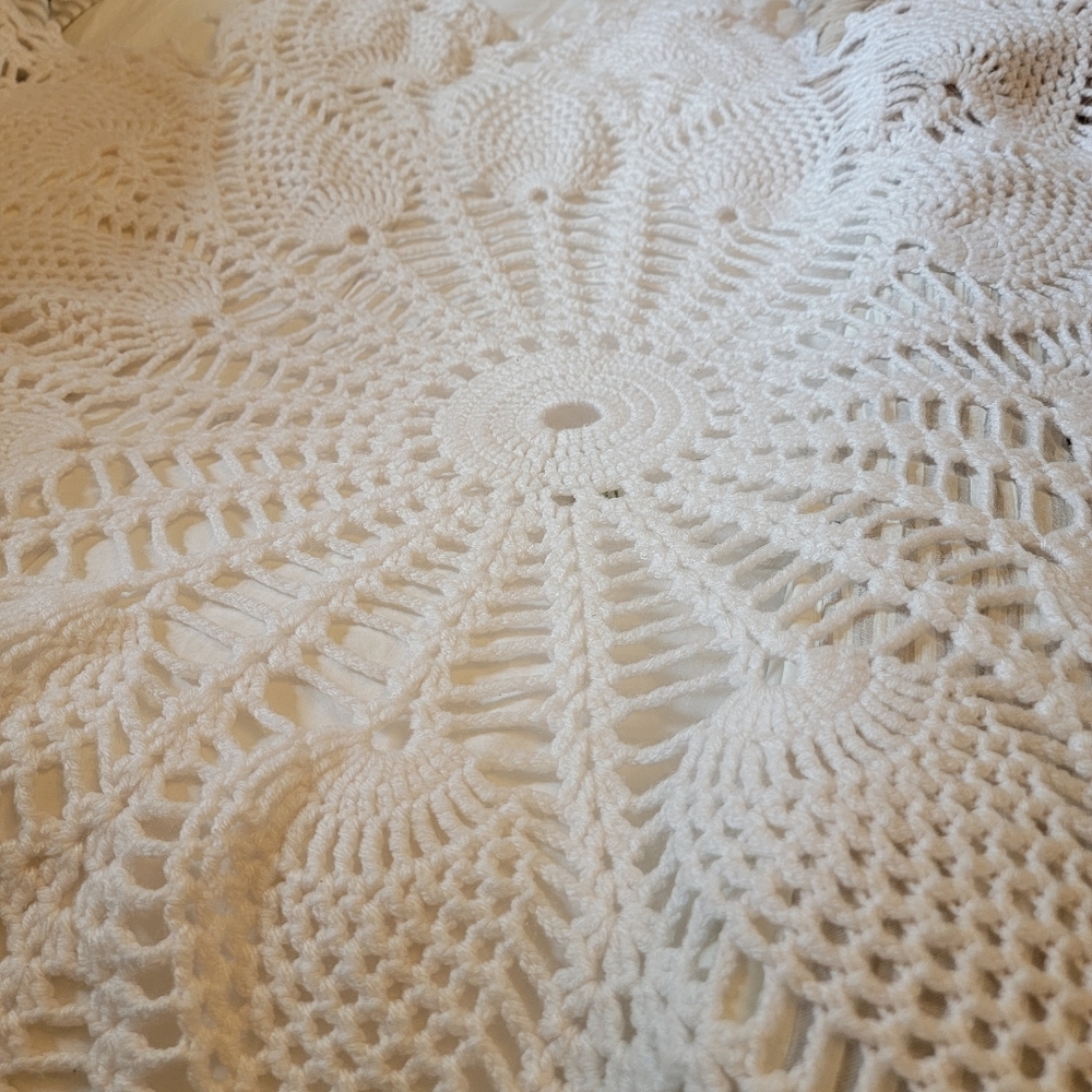 Crocheted Table Cover - Picture 2 of 5